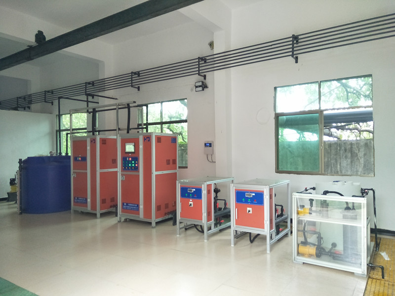 Bleach plant raw material chlorinator 
